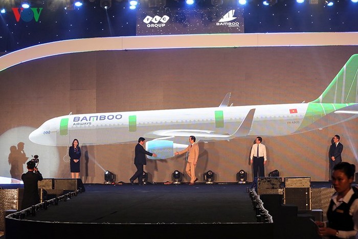 Tối ngày 18/8, Bamboo Airways hứa hẹn thực hiện chuyến bay thương mại đầu tiên vào ngày 10/10, nhưng buộc hãng này phải lùi vì chưa được cấp phép. Ảnh: VOV.