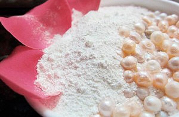 Kem và bột tắm trắng ngọc trai bị thu hồi vì không đạt chất lượng.