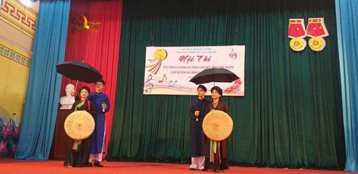 Trường trung học phổ thông Lê Văn Thịnh tổ chức hội thi hát dân ca quan họ Bắc Ninh ngay tại trường vào Tháng 3/2019. Ảnh: NVCC.