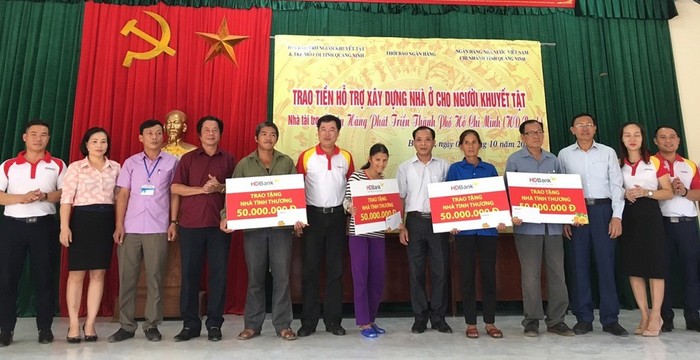 HDBank trao tặng nhà tình thương cho người khuyết tật tại tỉnh Quảng Ninh. Ảnh: HDBank.
