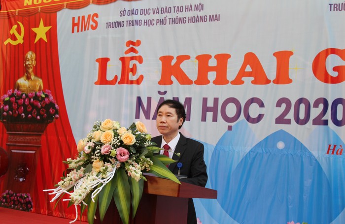 Phó Giáo sư - Tiến sĩ - Nhà giáo ưu tú Ngô Kim Khôi – Hiệu trưởng nhà trường phát biểu khai giảng năm học mới. Ảnh: VP
