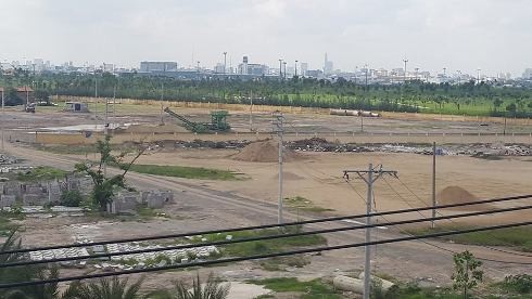 Một khu của sân golf Tân Sơn Nhất hiện vẫn đang chờ tiếp tục thi công (ảnh: T.Q)