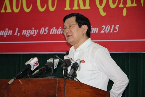 Chủ tịch nước Trương Tấn Sang phát biểu với cử tri Q.1, TP.HCM (ảnh: T.Q)