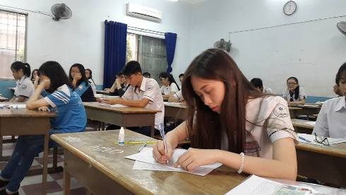 Thí sinh làm bài thi trung học phổ thông quốc gia trên địa bàn TP.Hồ Chí Minh (ảnh minh họa: P.L)