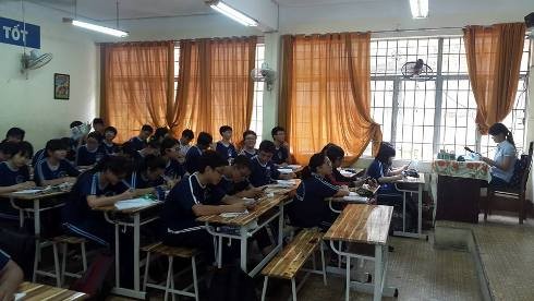 Một lớp học khối 12 ôn tập hè của Trường Nguyễn Công Trứ, quận Gò Vấp sáng ngày 13/7 (ảnh: P.L)