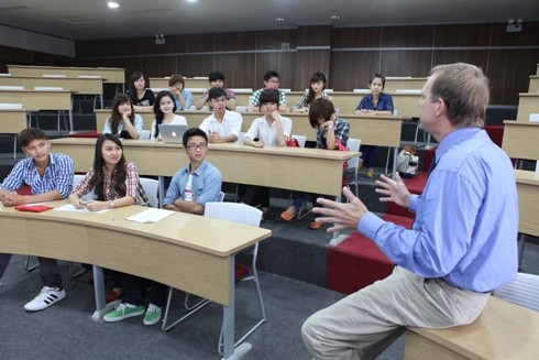 Một lớp học với người nước ngoài của sinh viên Trường Đại học quốc tế Miền Đông (ảnh: EIU)