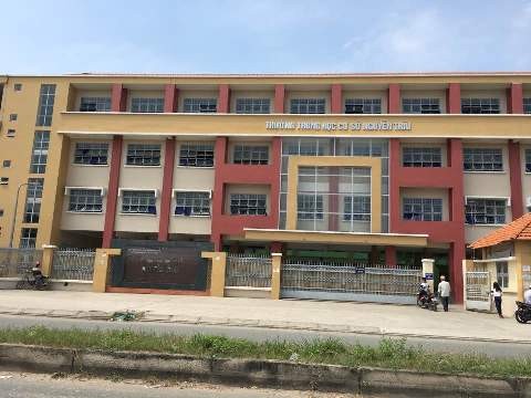 Trường Nguyễn Trãi, nơi xảy ra các mâu thuẫn giữa thầy A. và các đồng nghiệp trong nhà trường (ảnh: P.L)