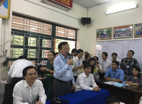 Giám đốc Sở Giáo dục và Đào tạo thành phố Lê Hồng Sơn báo cáo công tác chuẩn bị kỳ thi (ảnh: P.L)
