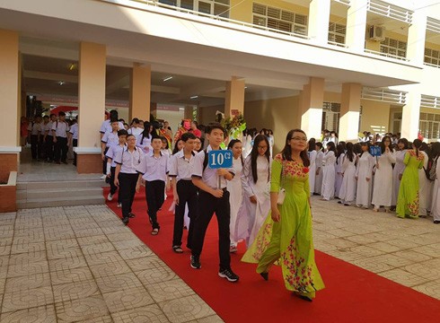 Trường Thanh Đa đón gần 500 học sinh lớp 10 của năm học mới (ảnh: P.L)