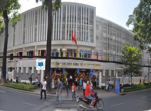 Tân cử nhân Đại học Kinh tế Thành phố Hồ Chí Minh bức xúc vì bị lộ thông tin cá nhân (ảnh: kenhtuyensinh.vn)