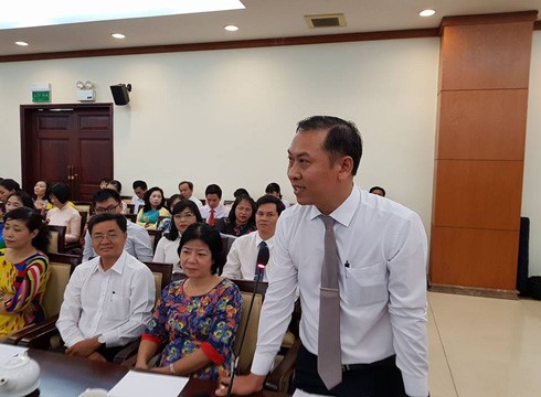 Thạc sĩ Phan Văn Quang - Phó Trưởng phòng Giáo dục và Đào tạo quận Tân Bình nêu ý kiến (Ảnh: P.L)