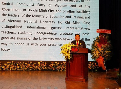 Phó Giáo sư Võ Văn Sen ôn lại truyền thống 60 năm hình thành và phát triển của trường (ảnh: P.L)