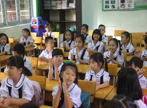 Học sinh lớp 1 của Thành phố Hồ Chí Minh trong ngày đầu tiên đến lớp, trường mới (ảnh: N.H)