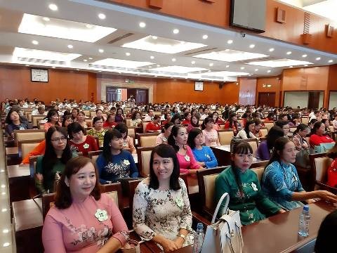 Thầy cô giáo của Thành phố Hồ Chí Minh hân hoan tham dự buổi lễ (ảnh: P.L)