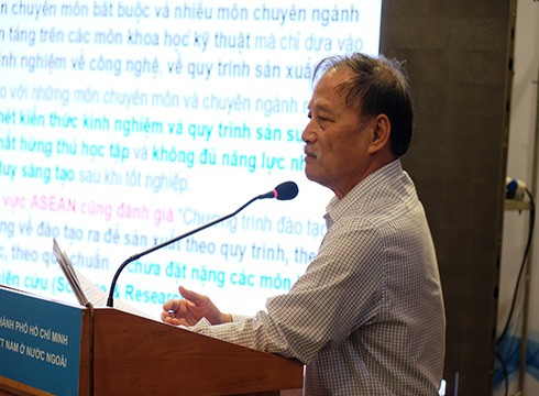Phó Giáo sư Nguyễn Thiện Tống góp ý tại hội nghị diễn ra trong ngày 29/11 (ảnh: P.L)