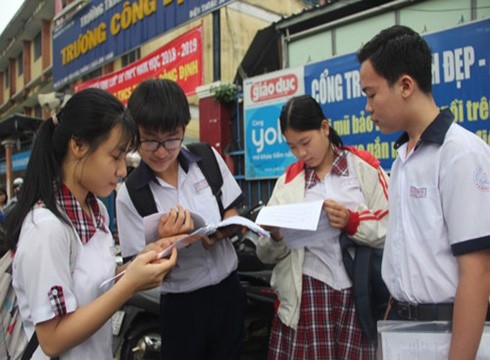 Học sinh Sài Gòn sau buổi thi tuyển sinh vào lớp 10 (ảnh: GDTĐ)