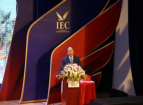 Thủ tướng Chính phủ Nguyễn Xuân Phúc phát biểu tại IEC Quảng Ngãi (ảnh: NHG)