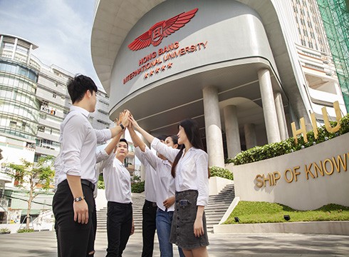 Trường Đại học Quốc tế Hồng Bàng lấy điểm chuẩn cao nhất là 21 điểm (ảnh: HIU)