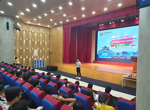 Trường Đại học Quốc tế Hồng Bàng tổ chức tuần lễ sinh hoạt cho công dân sinh viên đầu khóa học (ảnh: P.L)
