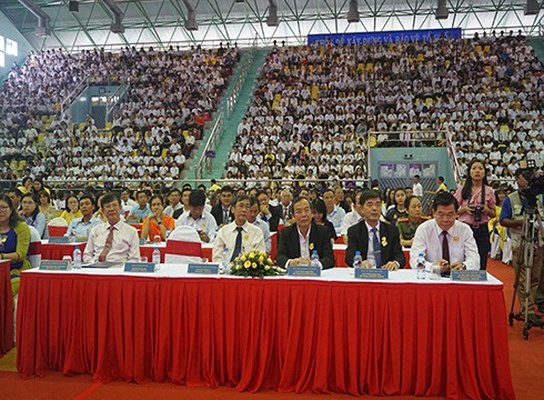 Lãnh đạo tỉnh, tập đoàn giáo dục Nguyễn Hoàng và quan khách tham dự lễ khai giảng (ảnh: BVU)