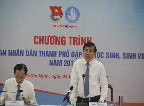 Chủ tịch Ủy ban nhân dân Thành phố Hồ Chí Minh Nguyễn Thành Phong phát biểu tại buổi gặp gỡ (ảnh: Hồng Đăng)