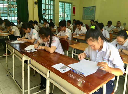 Học sinh dự thi vào lớp 10 trường chuyên Hùng Vương, Bình Dương (ảnh: Báo Bình Dương)