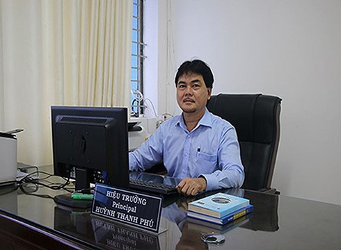 Hiệu trưởng Trường trung học phổ thông Nguyễn Du, quận 10 - ông Huỳnh Thanh Phú (ảnh: CTV)