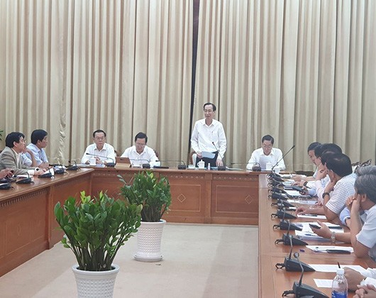 Phó Chủ tịch thường trực Ủy ban nhân dân Thành phố Hồ Chí Minh phát biểu tại buổi họp (ảnh: P.L)