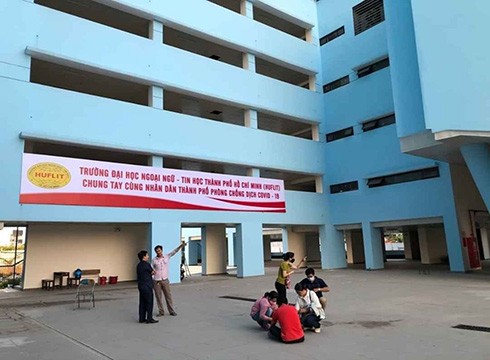 Ký túc xá Trường Đại học HUFLIT chuẩn bị đón người cách ly tập trung (ảnh: Nguyễn Anh Tuấn)