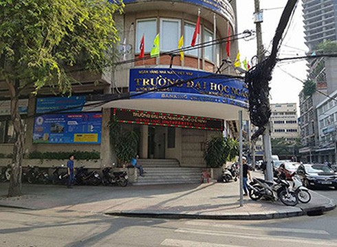Trụ sở chính của Trường Đại học Ngân hàng Thành phố Hồ Chí Minh (ảnh: P.L)