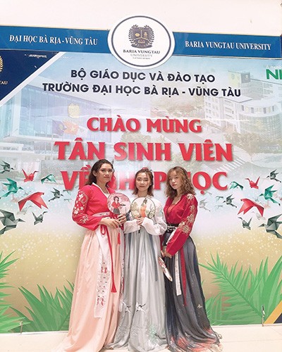 Sinh viên BVU trong trang phục cô Trung Quốc (ảnh: BVU)