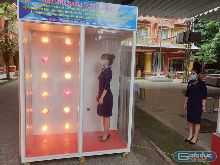 Cổng sát khuẩn Covid-19 NAVI Electronics của Nam Việt (ảnh: P.L)