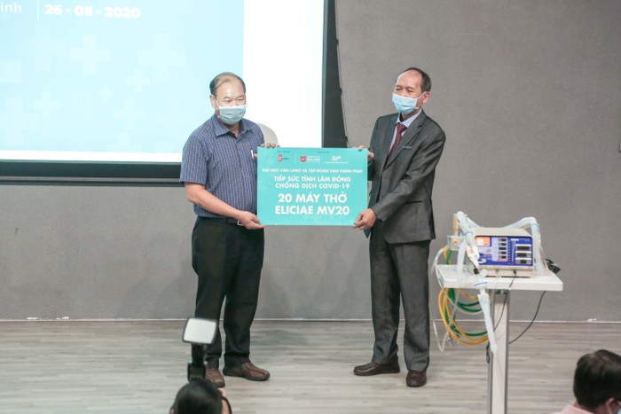 Trao tặng 20 máy thở cho tỉnh Lâm Đồng (ảnh: BTC)