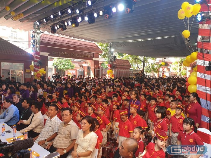 Học sinh bậc tiểu học của Trường Nam Việt trong ngày khai giảng năm học mới (Ảnh: P.L)