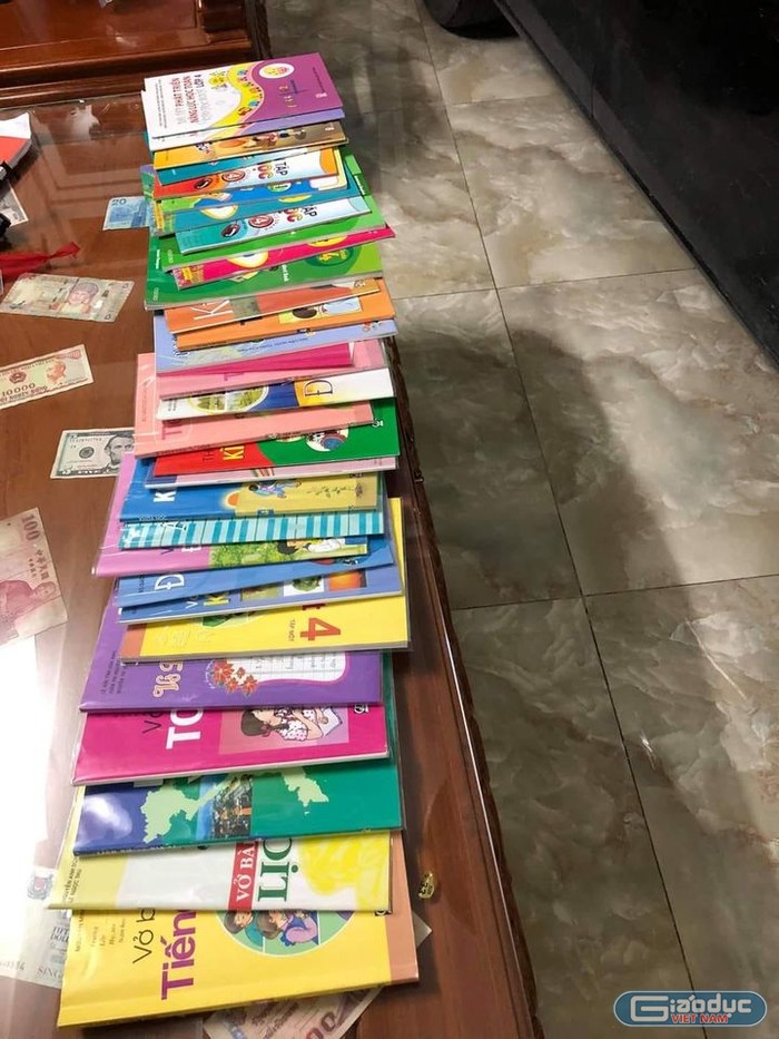 Đây là 14 cuốn sách, vở, tài liệu tham khảo mà học sinh lớp 4 cần mua (ảnh: CTV)