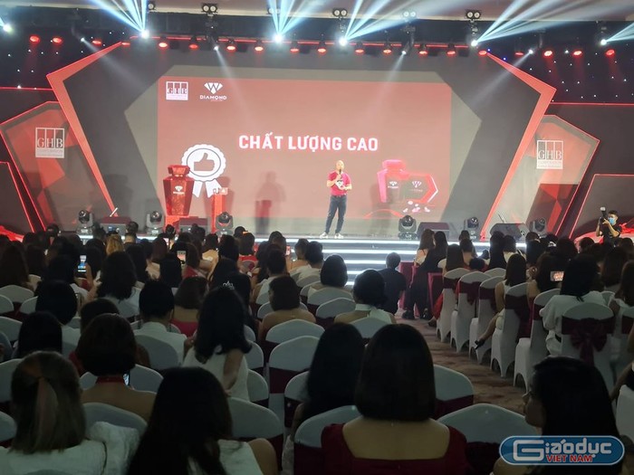 Buổi giới thiệu sản phẩm Diamon White tổ chức ở Thành phố Hồ Chí Minh ngày 17/10 (ảnh: P.L)