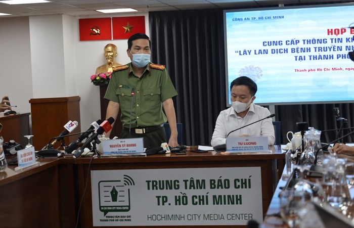 Đại tá Nguyễn Sỹ Quang cung cấp thông tin về việc khởi tố vụ án hình sự (Ảnh: TTBC TPHCM)