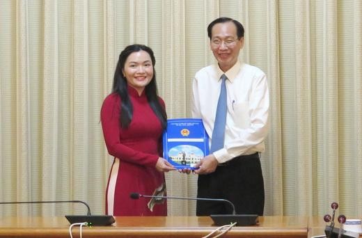 Bà Võ Thị Ngọc Thúy khi nhận nhiệm vụ là Phó Giám đốc Sở Du lịch Thành phố Hồ Chí Minh năm 2019 (ảnh: HCM cityweb)