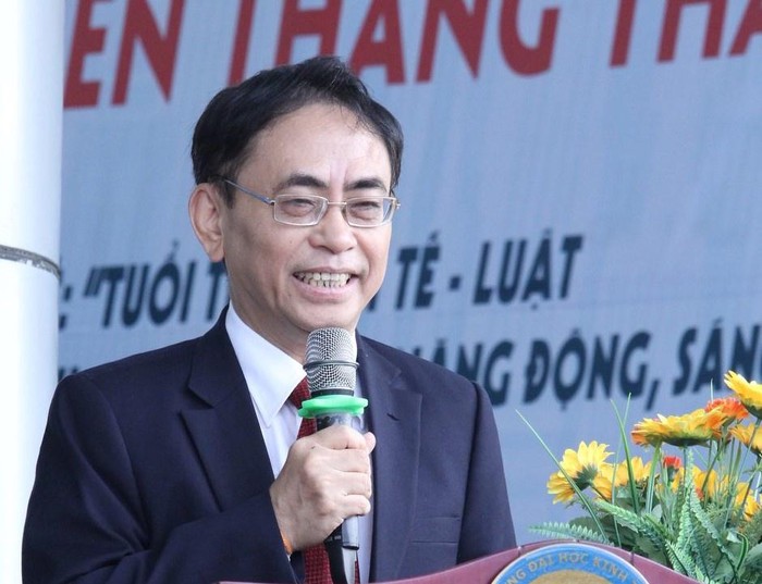 Thầy Nguyễn Hội Nghĩa (ảnh: Trường Đại học Kinh tế - Luật)