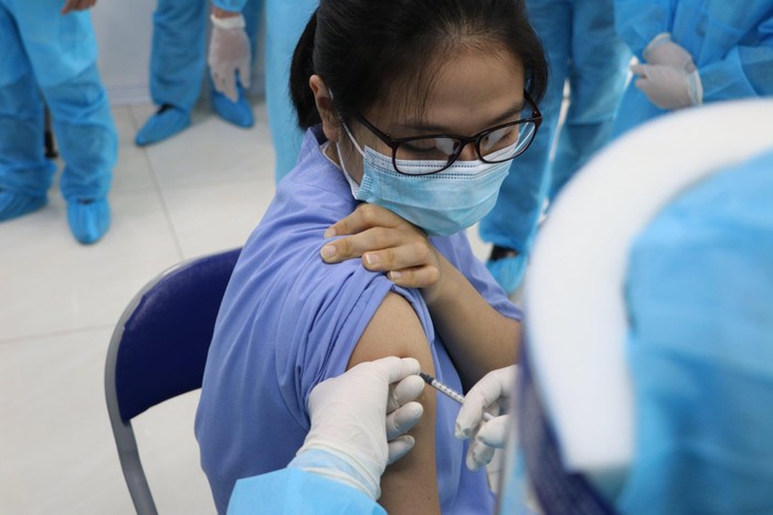 Dự kiến, việc tiêm vắc xin phòng Covid-19 cho giáo viên sẽ bắt đầu trong tuần sau (ảnh minh họa: Bộ Y tế)