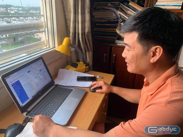 Giáo viên Thành phố Hồ Chí Minh dạy học trực tuyến tại nhà (ảnh minh họa: P.N)