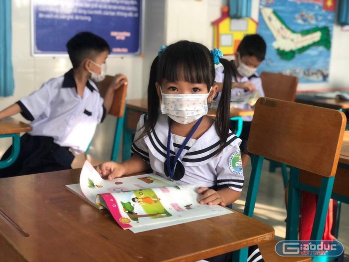 Học sinh tiểu học ở xã đảo Thạnh An, huyện Cần Giờ đi học trực tiếp trở lại từ cuối tháng 10 (ảnh minh họa: P.L)