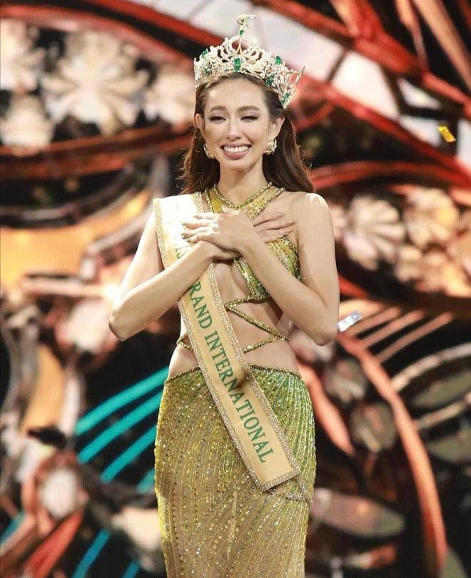 Nguyễn Thúc Thùy Tiên đăng quang Hoa hậu Hòa Bình Quốc tế năm 2021 (ảnh: Miss Grand International)