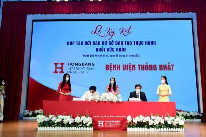 Trường Đại học Quốc tế Hồng Bàng ký kết hợp tác với Bệnh viện Thống Nhất (ảnh: HIU)