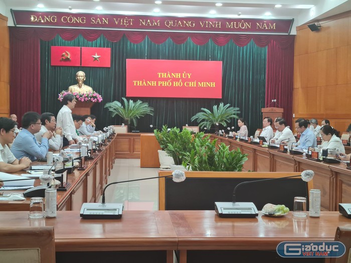 Toàn cảnh buổi làm việc của Bộ trưởng Nguyễn Kim Sơn với lãnh đạo Thành phố Hồ Chí Minh (Ảnh: P.L)