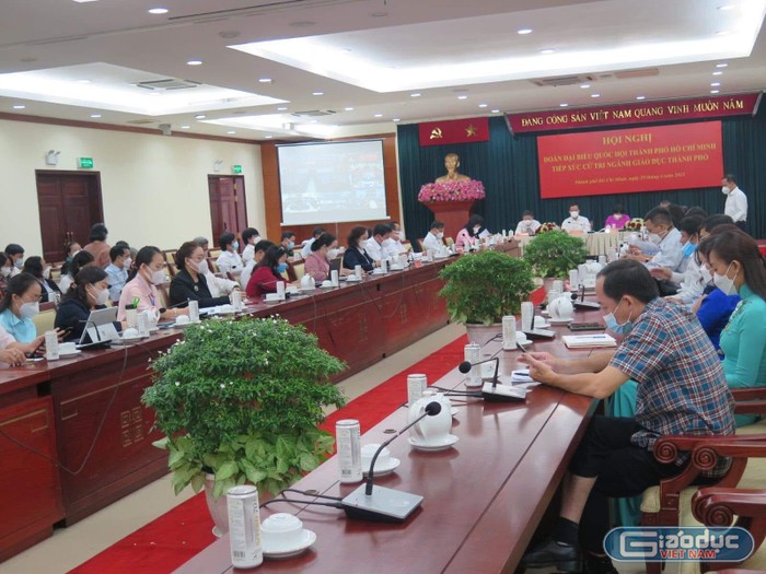 Toàn cảnh hội nghị tiếp xúc với cử tri đang công tác trong ngành giáo dục Thành phố Hồ Chí Minh (ảnh: Phạm Anh)