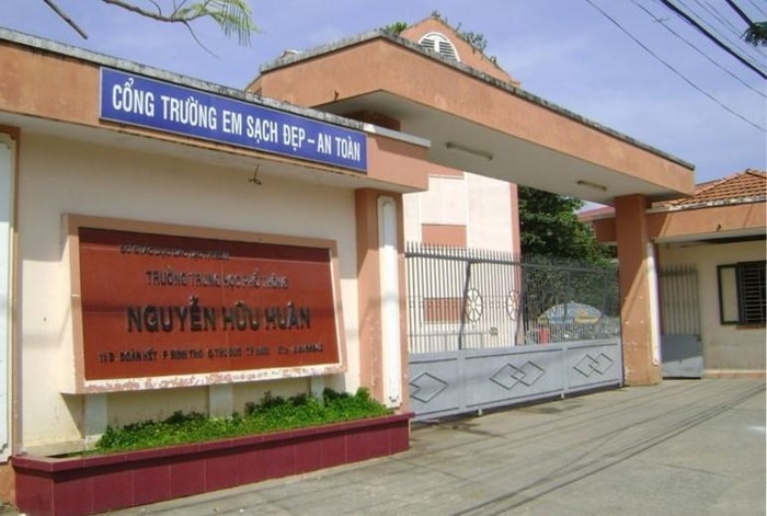 Trường trung học phổ thông Nguyễn Hữu Huân, thành phố Thủ Đức, Thành phố Hồ Chí Minh (ảnh minh họa: tieudung.vn)