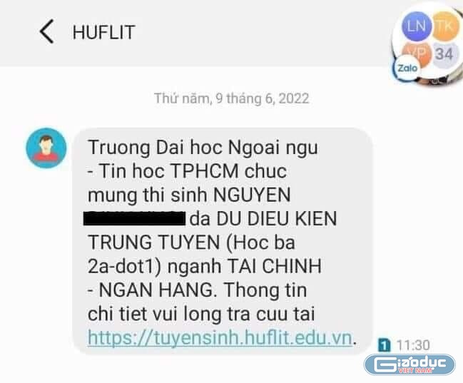 Tin nhắn thông báo đủ điều kiện trúng tuyển mà HUFLIT gửi cho thí sinh (ảnh: CTV)