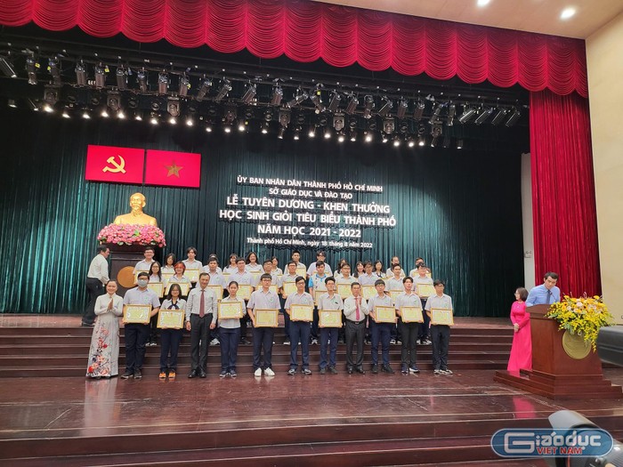 Thành phố Hồ Chí Minh tuyên dương học sinh giỏi tiêu biểu năm học 2021 - 2022 (ảnh: P.L)