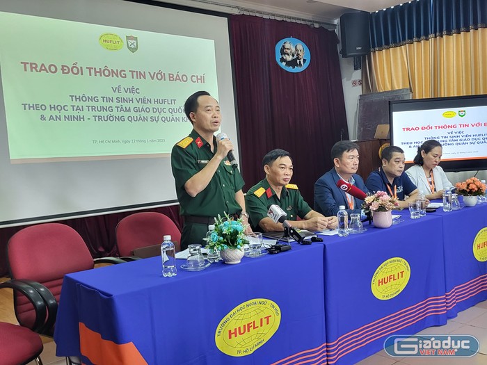 Đại tá Nguyễn Tiến Sơn, Trường Quân sự Quân khu 7 tại buổi họp thông tin về vụ việc (ảnh: P.L)